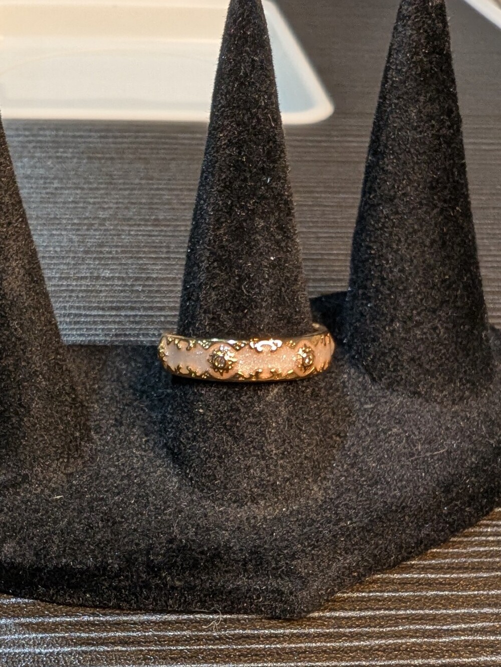 Beautiful Cream Enamel & Gold Ring